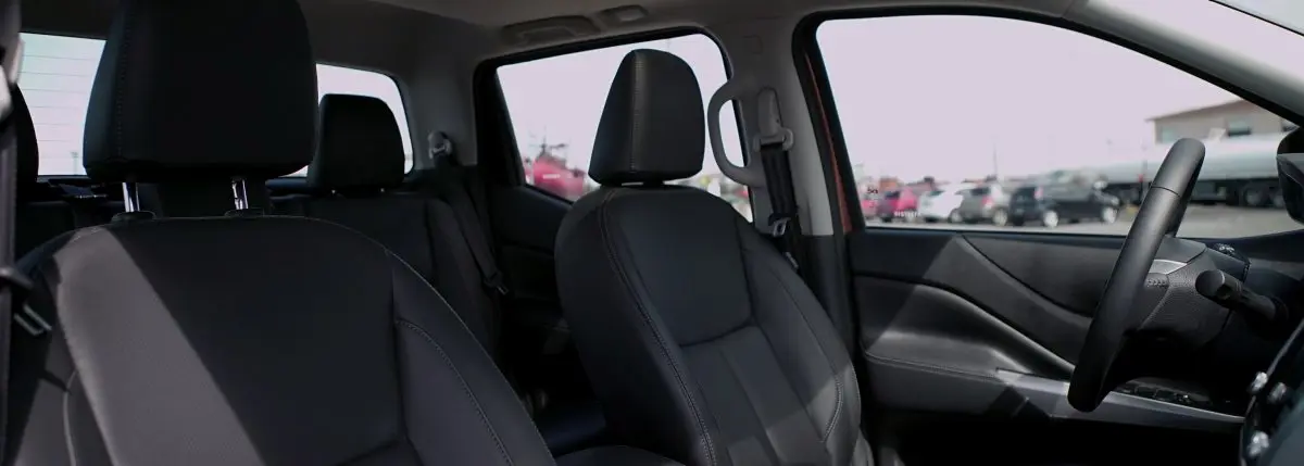 10 nissan frontier interior-delanterojpgximgl 12 msmart